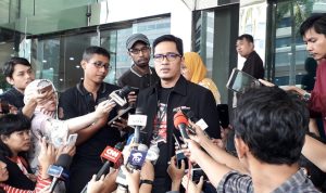 kpk-periksa-4-orang-terkait-korupsi-bupati-indramayu